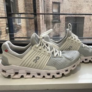 On Cloudswift running shoes sz 7.5